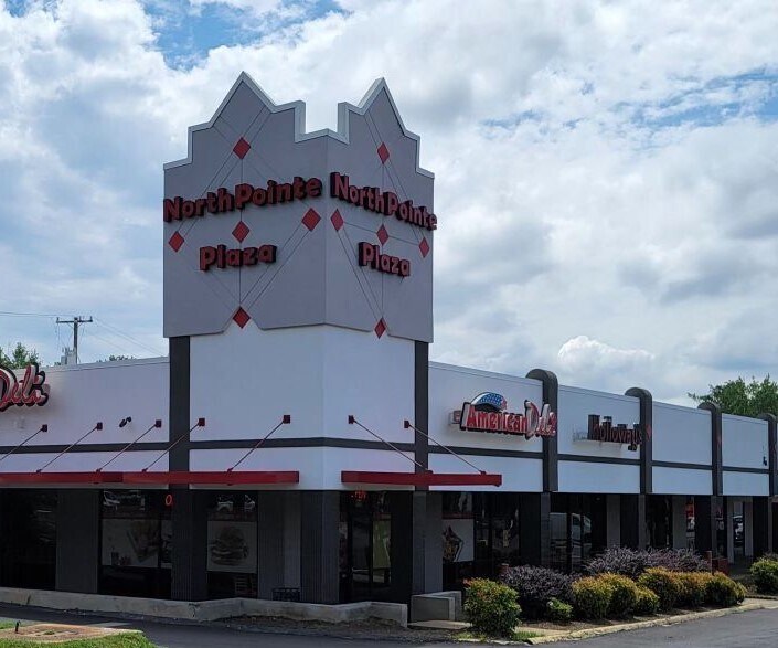5420-5430 N Tryon St, Charlotte, NC à louer - Photo du bâtiment - Image 1 de 7