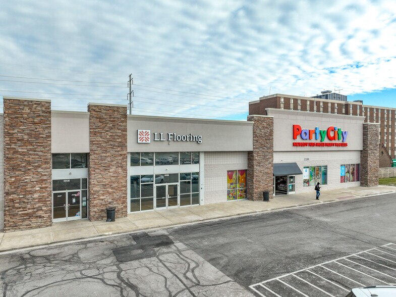 23267 Eureka Rd, Taylor, MI for lease - Building Photo - Image 3 of 25