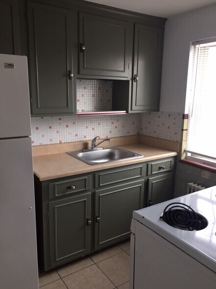 128 Colton Ave, Lackawanna, NY à vendre - Photo intérieure - Image 3 de 44