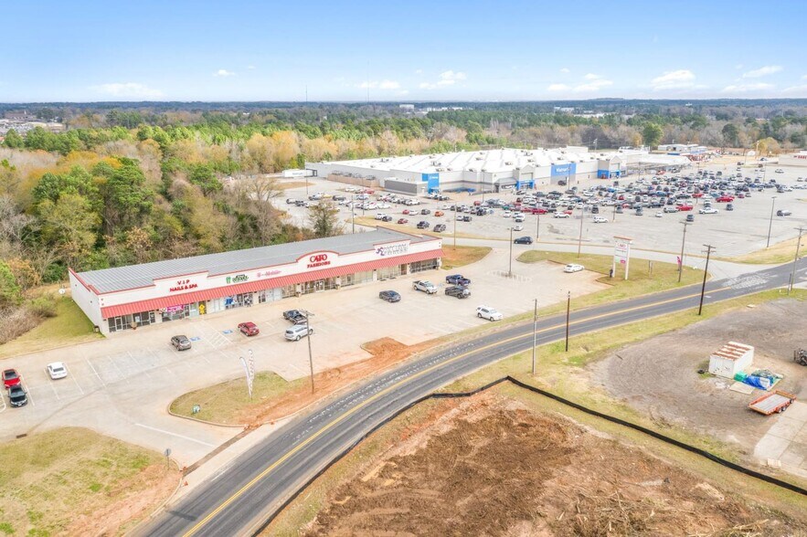 1101 Stone St, Kilgore, TX à louer - Photo du bâtiment - Image 2 de 12