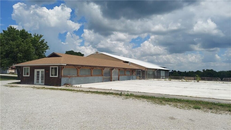 264 E 2100th Rd, Wellsville, KS à vendre - Photo du bâtiment - Image 2 de 3