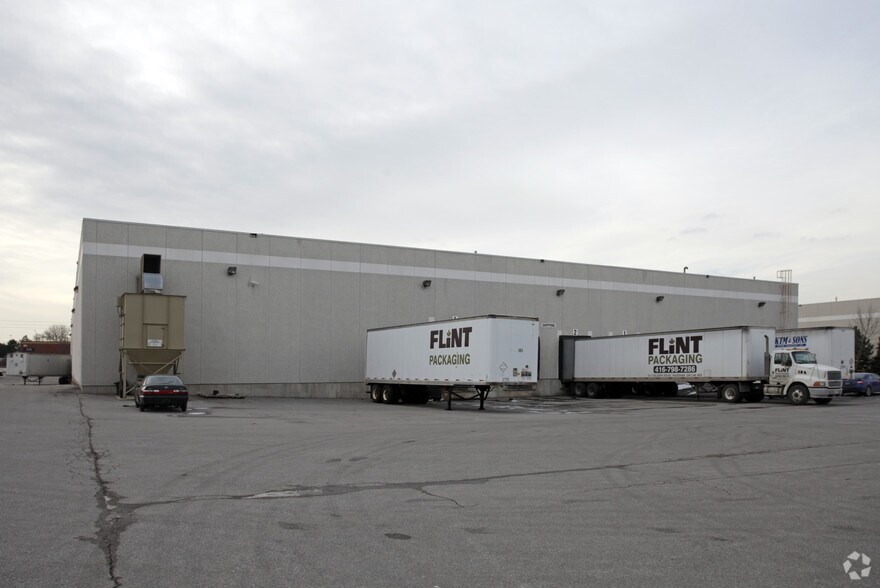 311 Caldari Rd, Vaughan, ON à louer - Photo du bâtiment - Image 2 de 2