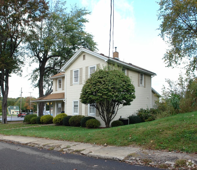 20 Mock St, Hubbard, OH à vendre - Photo du bâtiment - Image 2 de 2