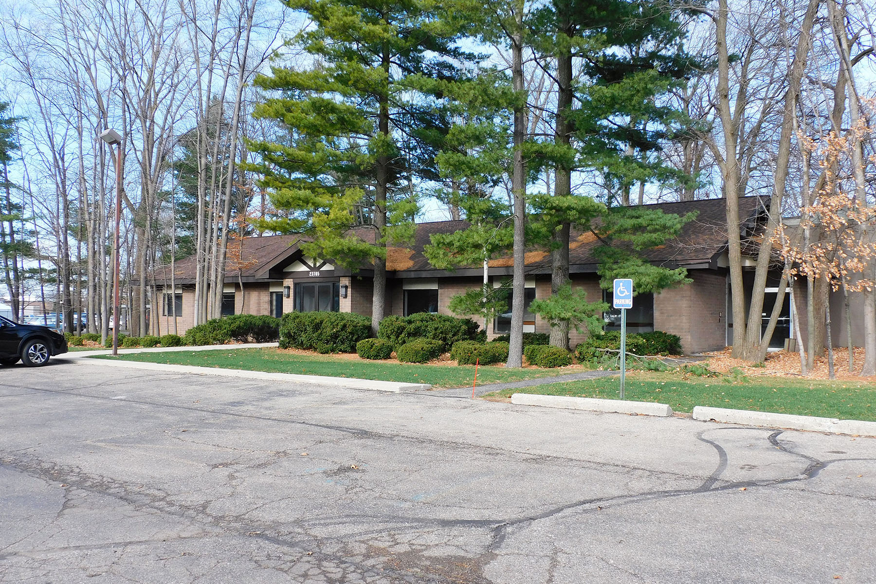 23705 Industrial Park Dr, Farmington Hills, MI for sale Building Photo- Image 1 of 1