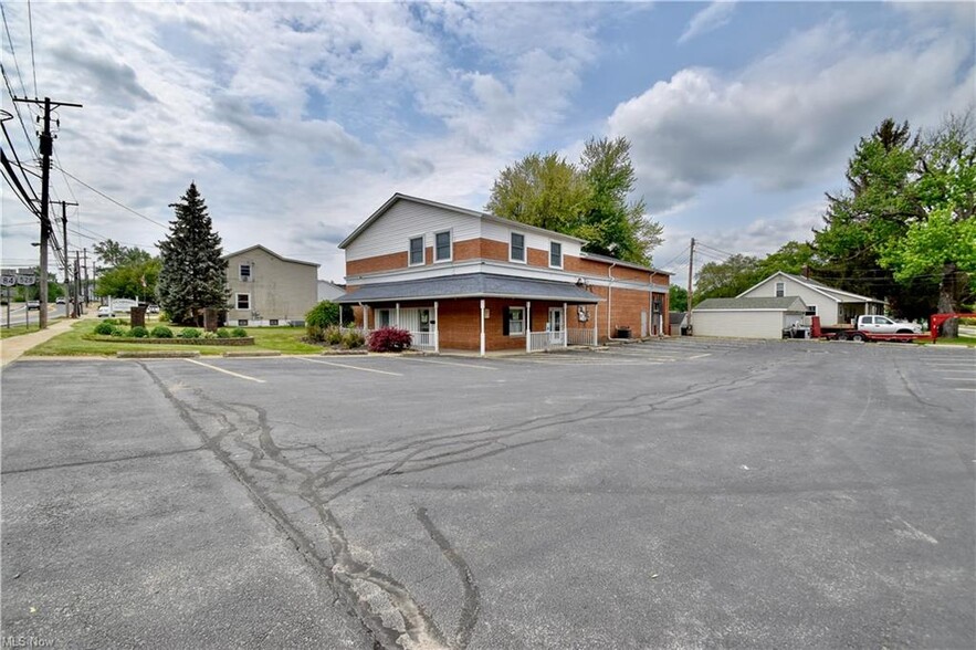 91 N Lake St, Madison, OH à vendre - Photo principale - Image 1 de 1