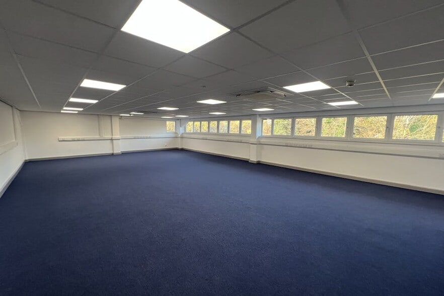 Whitby Rd, Bristol for lease - Interior Photo - Image 3 of 3