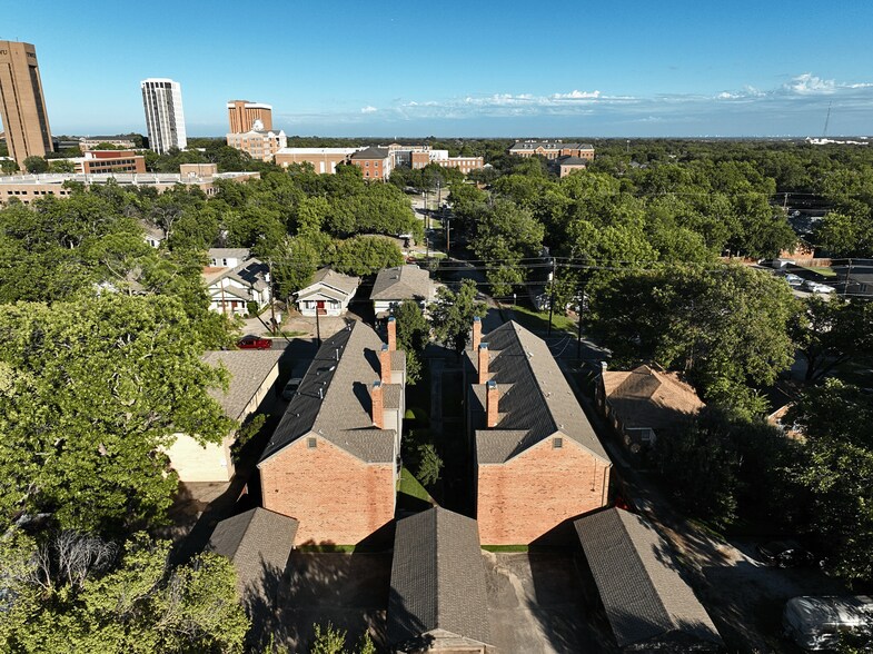 1101 N Locust St, Denton, TX à vendre - Aérien - Image 2 de 33