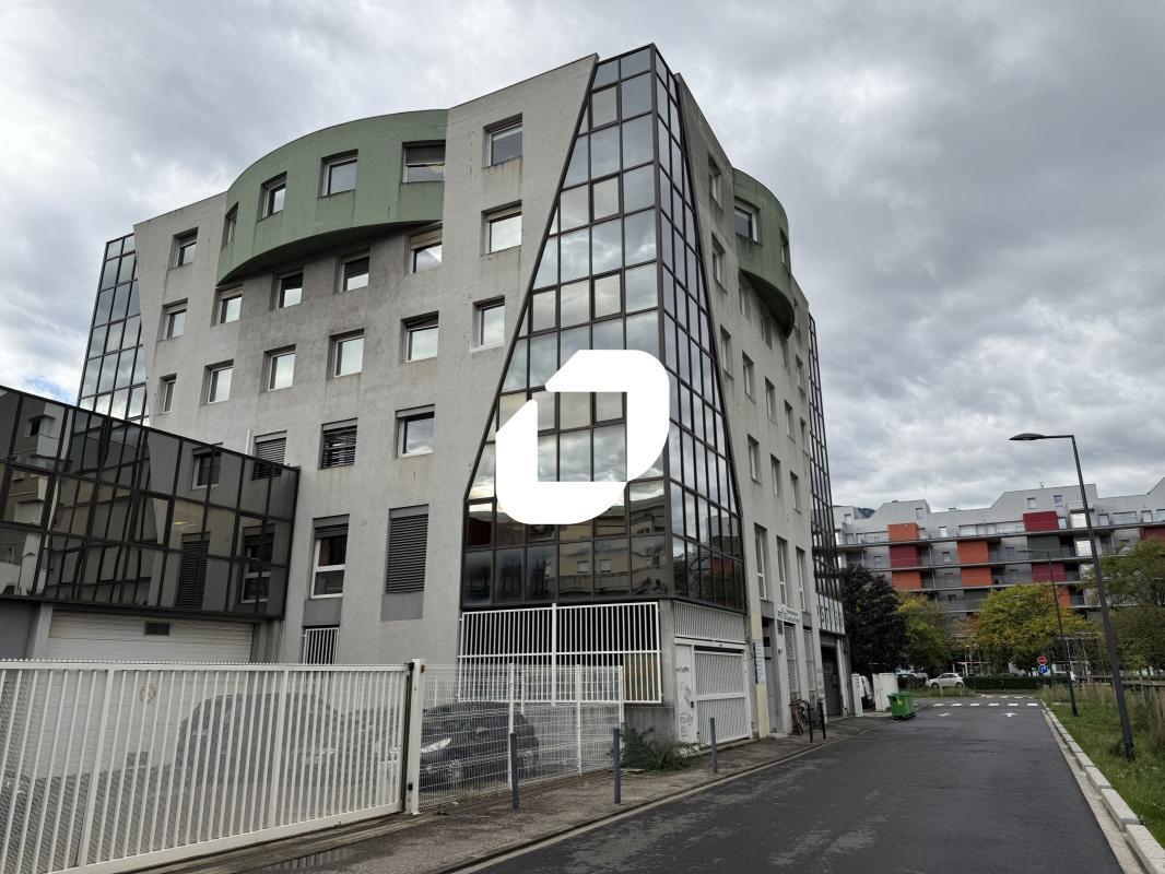 Office in Grenoble for sale Building Photo- Image 1 of 13