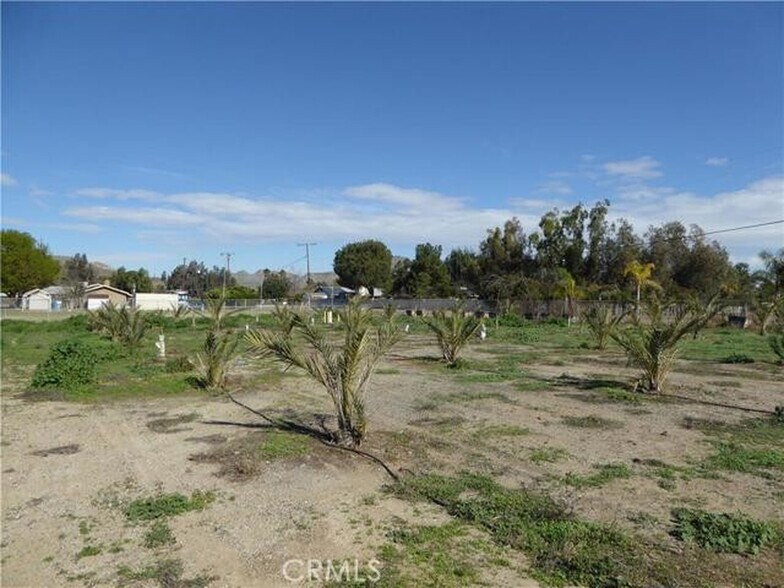 5010 Pedley Rd, Riverside, CA à vendre - Photo du bâtiment - Image 3 de 28