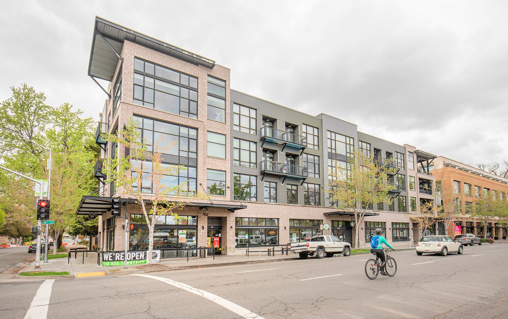 1020 16th St, Sacramento, CA à louer Photo du bâtiment- Image 1 de 27