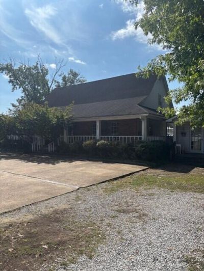 915 W Main St, Tupelo, MS à vendre - Photo du bâtiment - Image 2 de 5