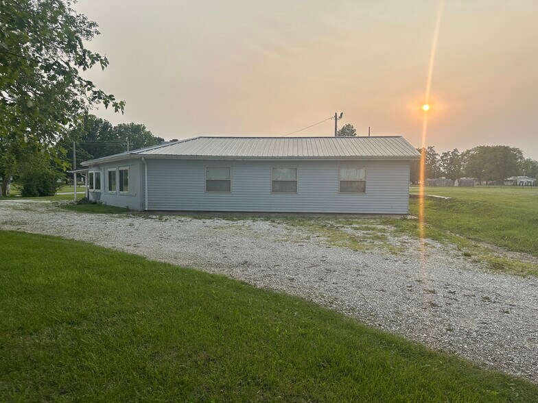 309 E 1st St, Greentop, MO à vendre - Photo du bâtiment - Image 3 de 4