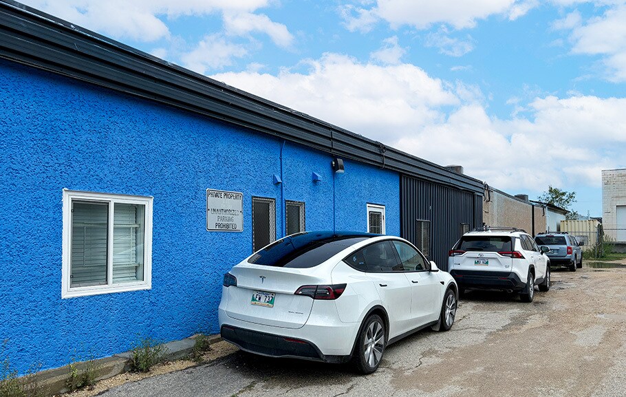 1433 Erin St, Winnipeg, MB à vendre - Photo du bâtiment - Image 3 de 10