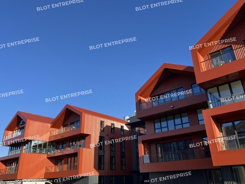 Office in Rennes for lease - Building Photo - Image 1 of 13
