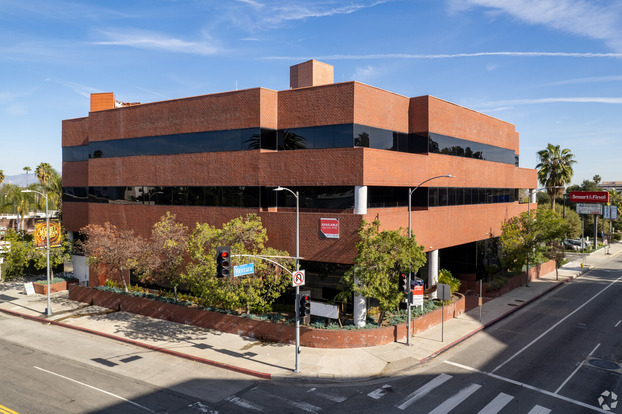 16861 Ventura Blvd, Encino, CA for lease Building Photo- Image 1 of 7