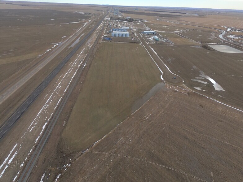 Hwy 4, Lethbridge County, AB à vendre - Photo du bâtiment - Image 3 de 3