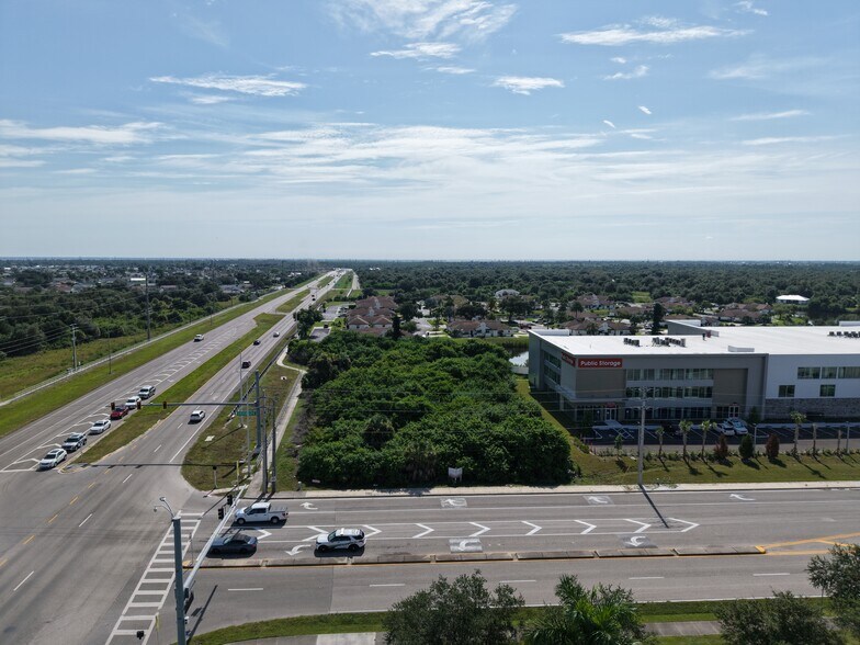 12937 Gulfstream Blvd, Port Charlotte, FL à vendre - Photo du bâtiment - Image 2 de 4