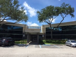 2240 Belleair Rd, Clearwater, FL à louer Photo intérieure- Image 2 de 19