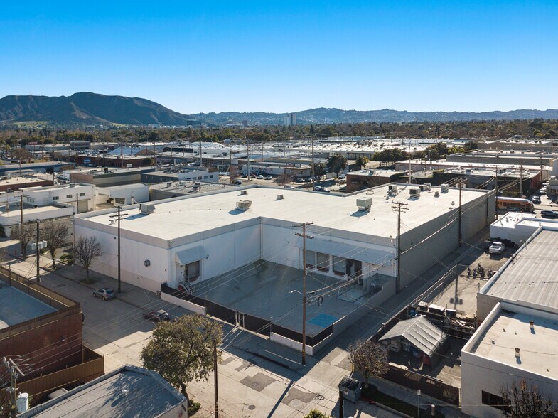 914 N Victory Blvd, Burbank, CA for sale - Building Photo - Image 3 of 12