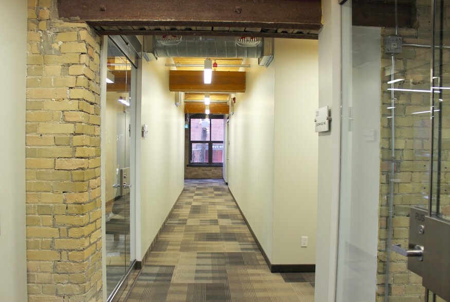 107 Atlantic Ave, Toronto, ON for lease - Interior Photo - Image 3 of 5