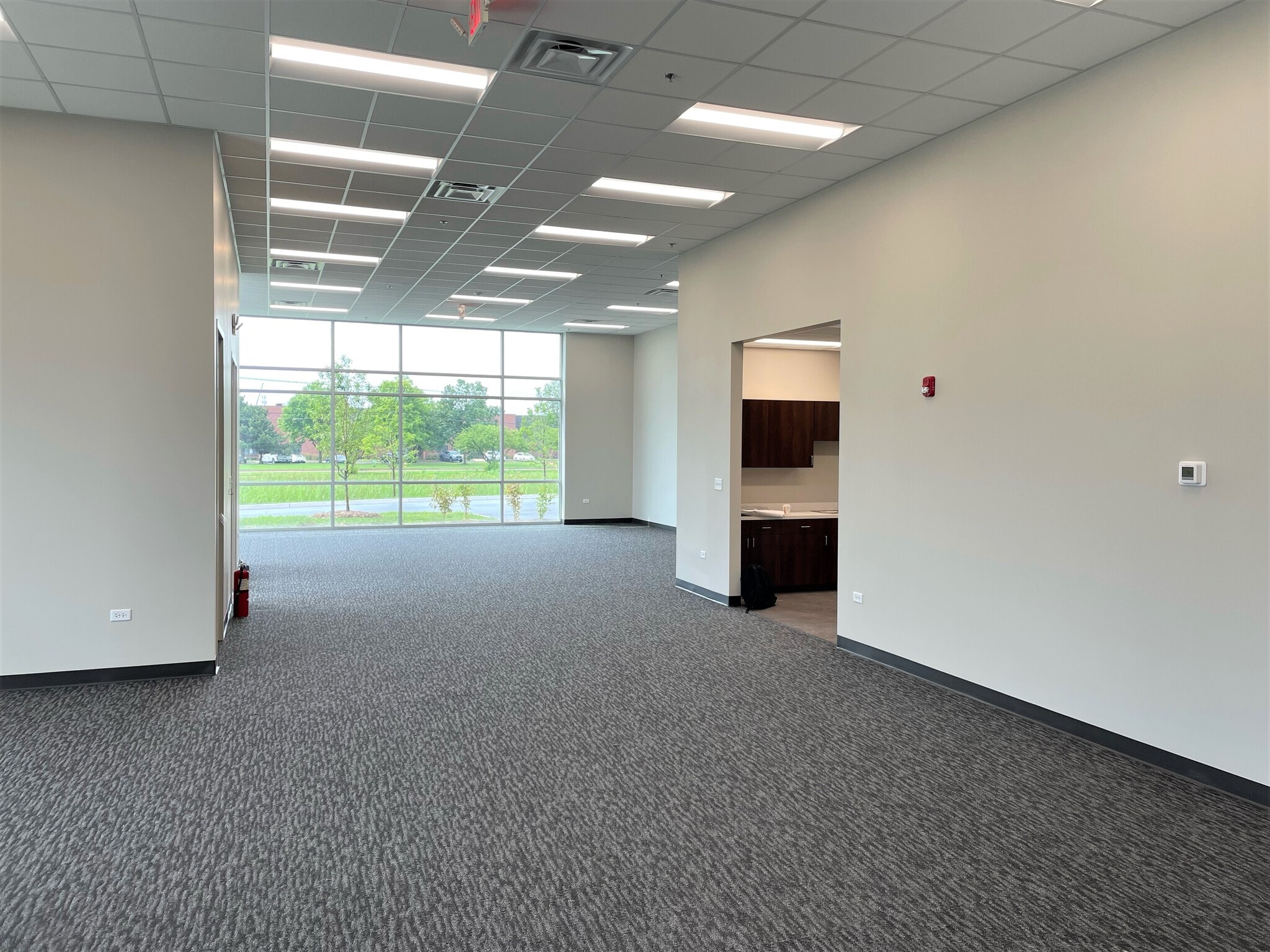 348 Charles Ct, West Chicago, IL for lease Building Photo- Image 1 of 3