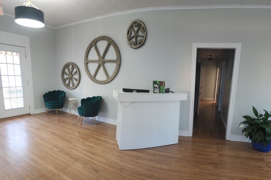 1211 N Cutting Ave, Jennings, LA for lease - Interior Photo - Image 3 of 12