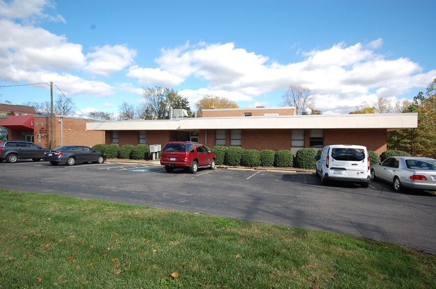 717 S Marshall St, Winston-Salem, NC for sale - Building Photo - Image 3 of 17