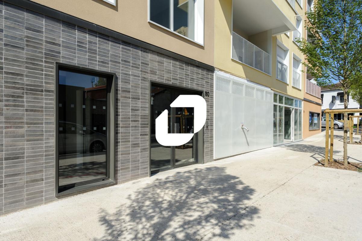 Flex in Ivry-sur-Seine for sale Building Photo- Image 1 of 6