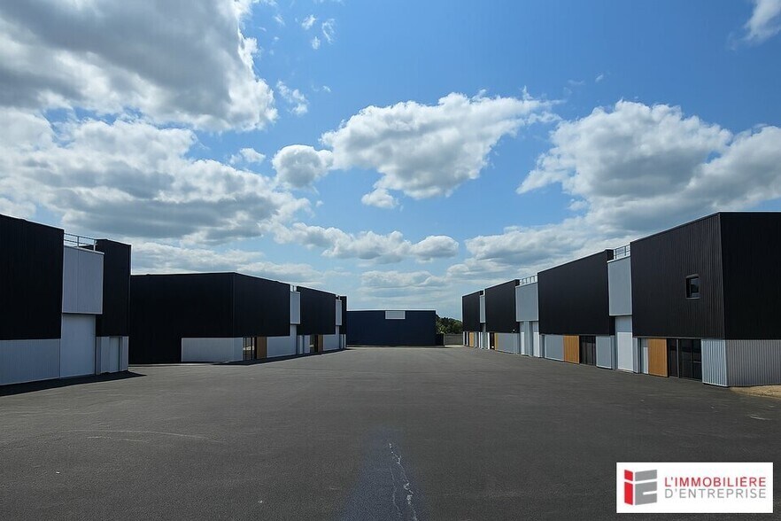 Flex in Rennes for lease - Building Photo - Image 1 of 1