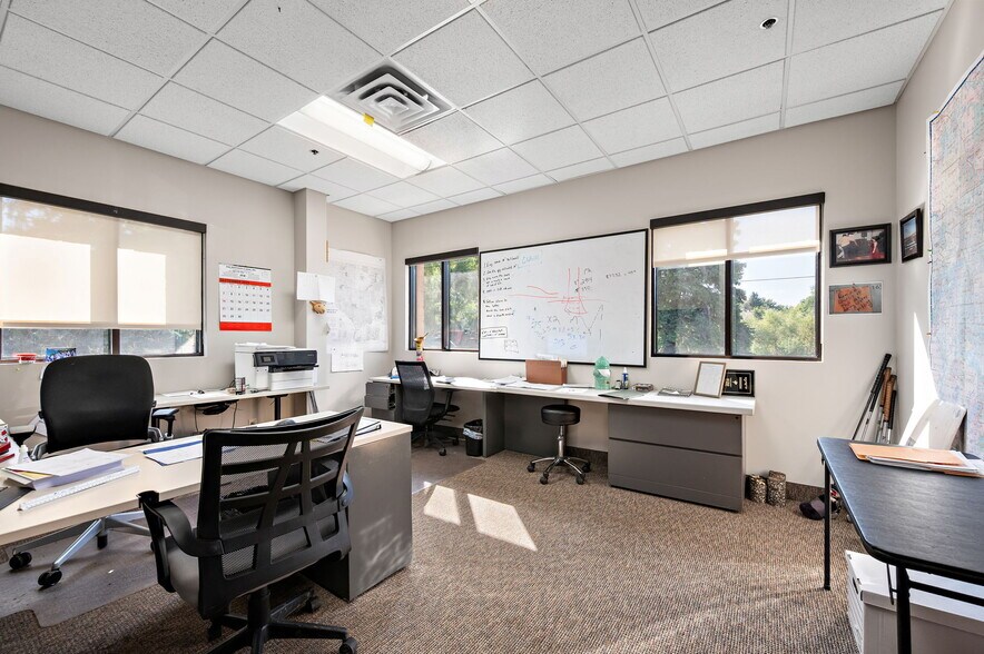 1481 81st Ave NE, Spring Lake Park, MN à vendre - Photo du bâtiment - Image 2 de 23