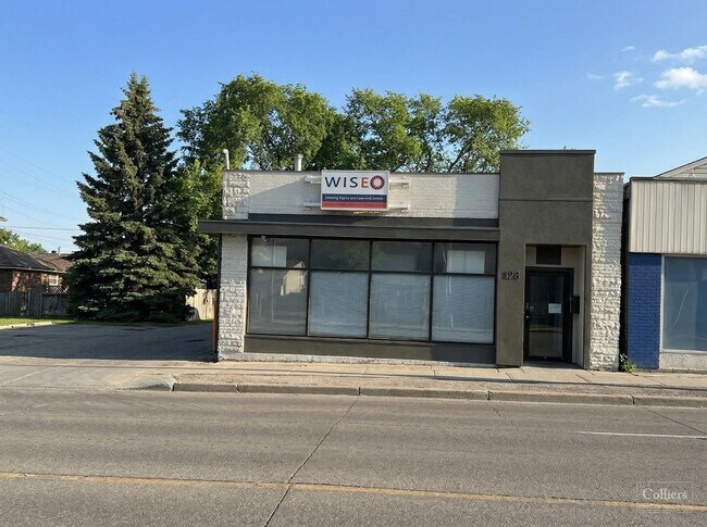 More details for 108 Parkdale Ave N, Hamilton, ON - Retail for Sale