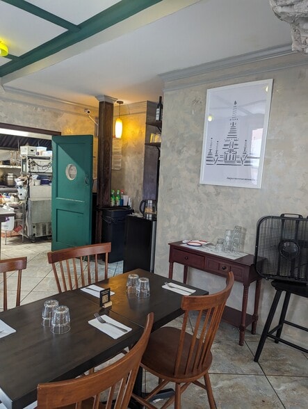 3310 28th Ave, Astoria, NY for lease - Building Photo - Image 2 of 7