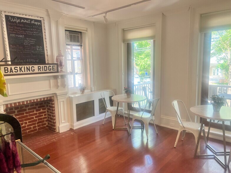 31 S Finley Ave, Basking Ridge, NJ à vendre - Photo intérieure - Image 3 de 21