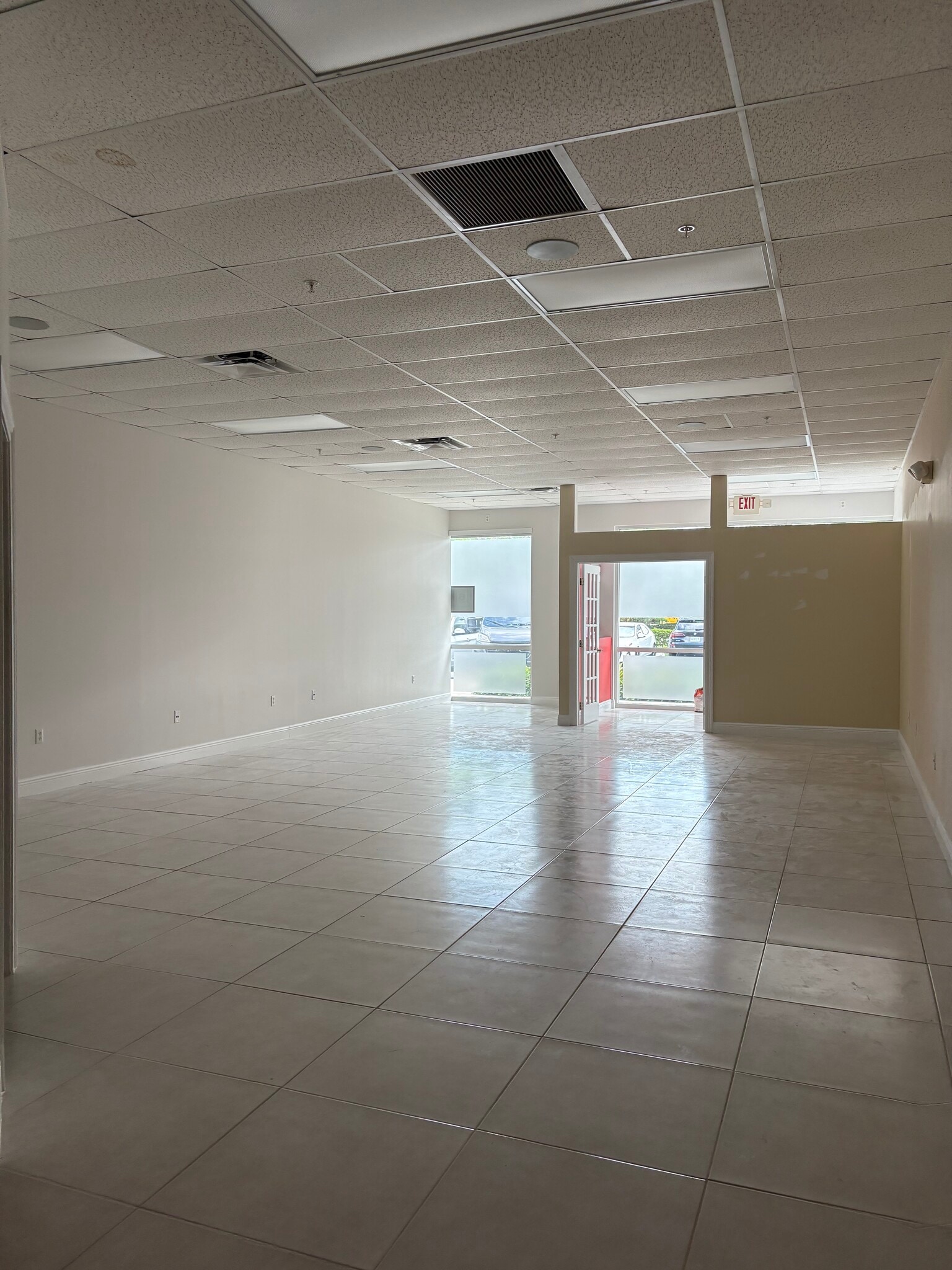 10101-10181 W Commercial Blvd, Fort Lauderdale, FL for lease Interior Photo- Image 1 of 3
