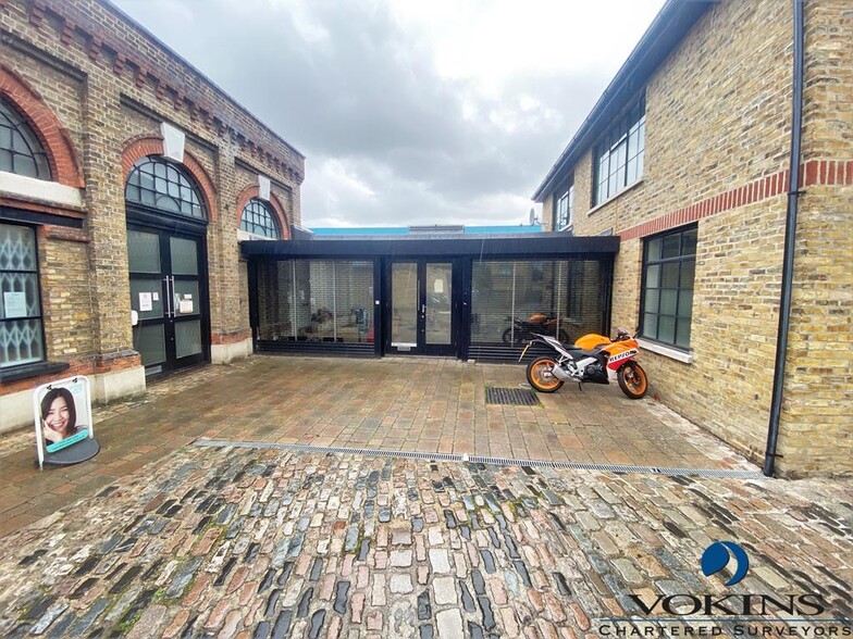 Units M1 & M5, The Old Pumping Station, Pump Aly, Brentford for sale - Building Photo - Image 1 of 1