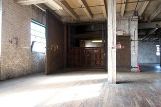 1300 W 13th St, Kansas City, MO for lease Interior Photo- Image 2 of 6