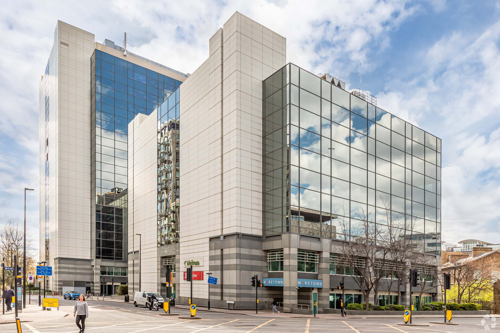 2 Thomas More Sq, London for lease Building Photo- Image 1 of 3