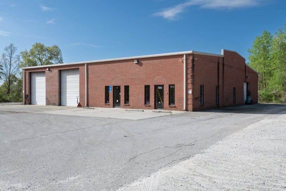 725 Brogdon Rd, Suwanee, GA for sale Building Photo- Image 1 of 1