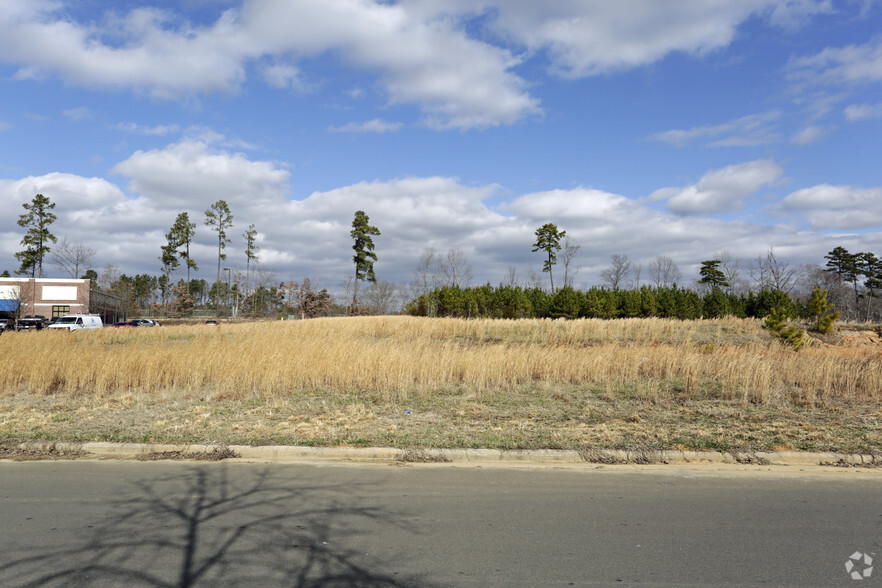 Parkview Dr, Henderson, NC à vendre - Photo principale - Image 1 de 1