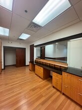 19785 Crystal Rock Dr, Germantown, MD for lease Interior Photo- Image 2 of 3