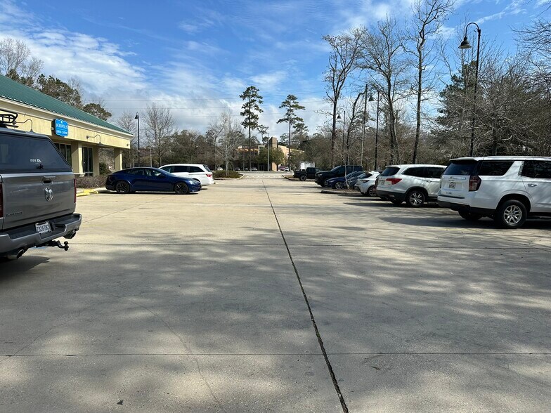 1600 W Causeway Approach, Mandeville, LA for lease - Building Photo - Image 2 of 2
