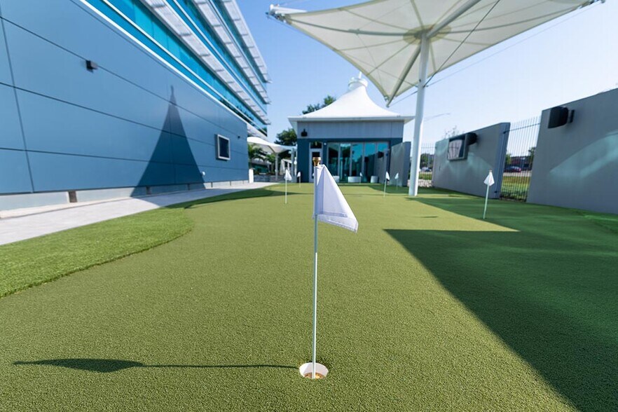 9800 Metcalf Ave, Overland Park, KS for lease - Building Photo - Image 2 of 5