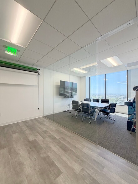 10880 Wilshire Blvd, Los Angeles, CA for lease - Building Photo - Image 3 of 62
