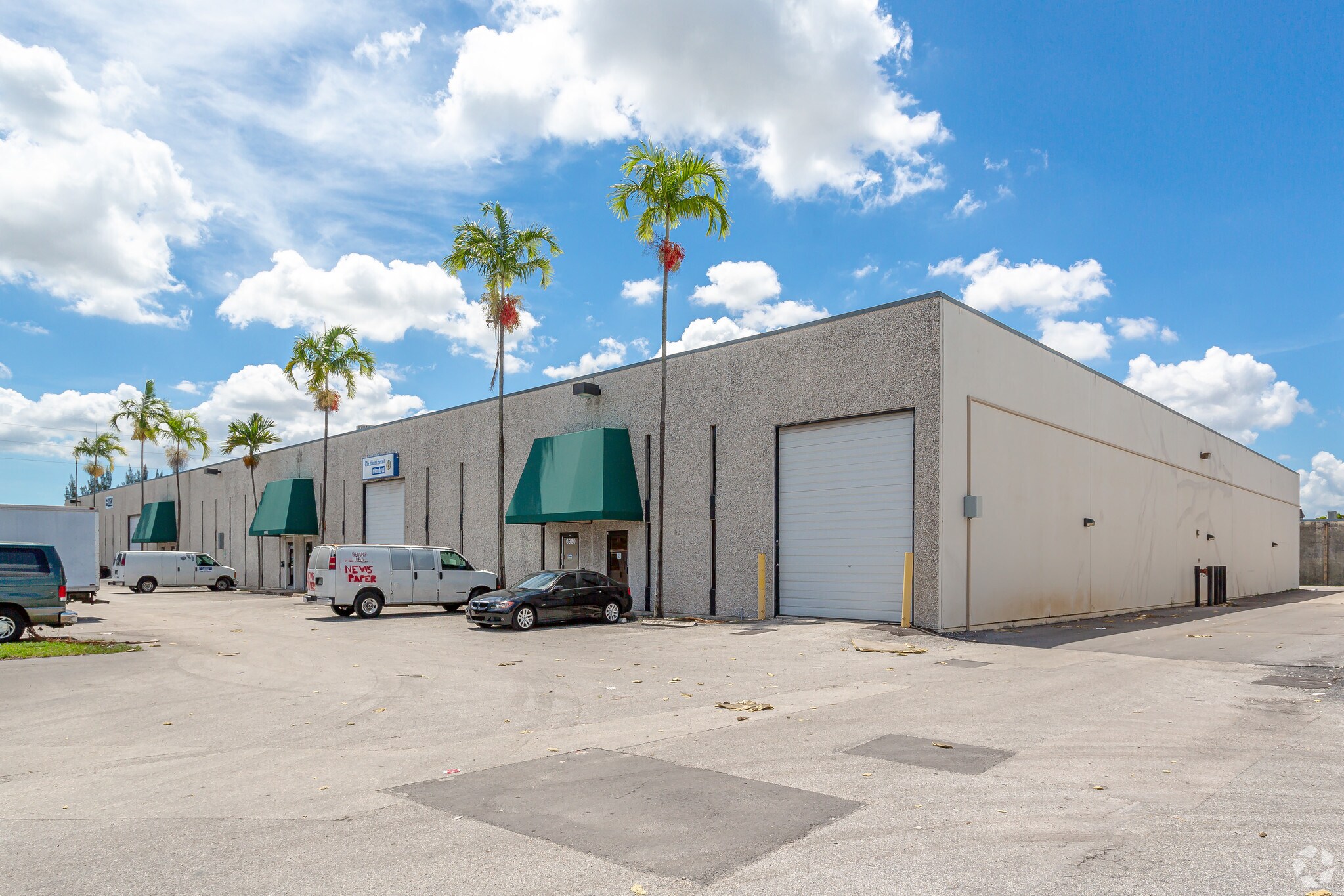 6950-6980 NW 46th St, Miami, FL for lease Primary Photo- Image 1 of 3