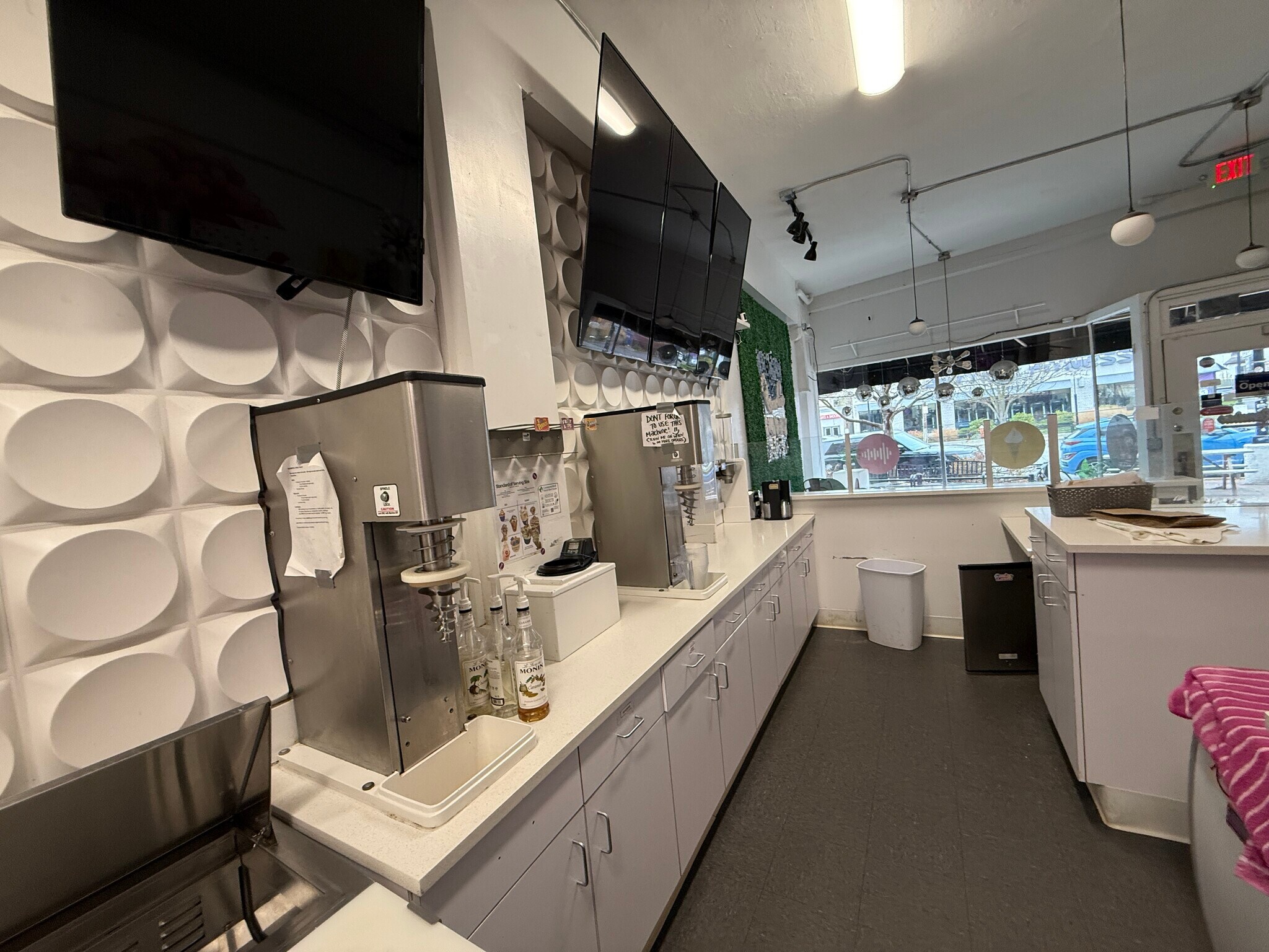 11508-11534 Clifton Blvd, Cleveland, OH for lease Interior Photo- Image 1 of 9