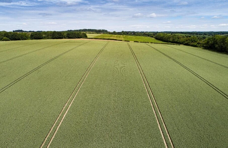 Land at Hookpit Farm portefeuille de 4 propriétés à vendre sur LoopNet.ca - Photo principale - Image 3 de 3