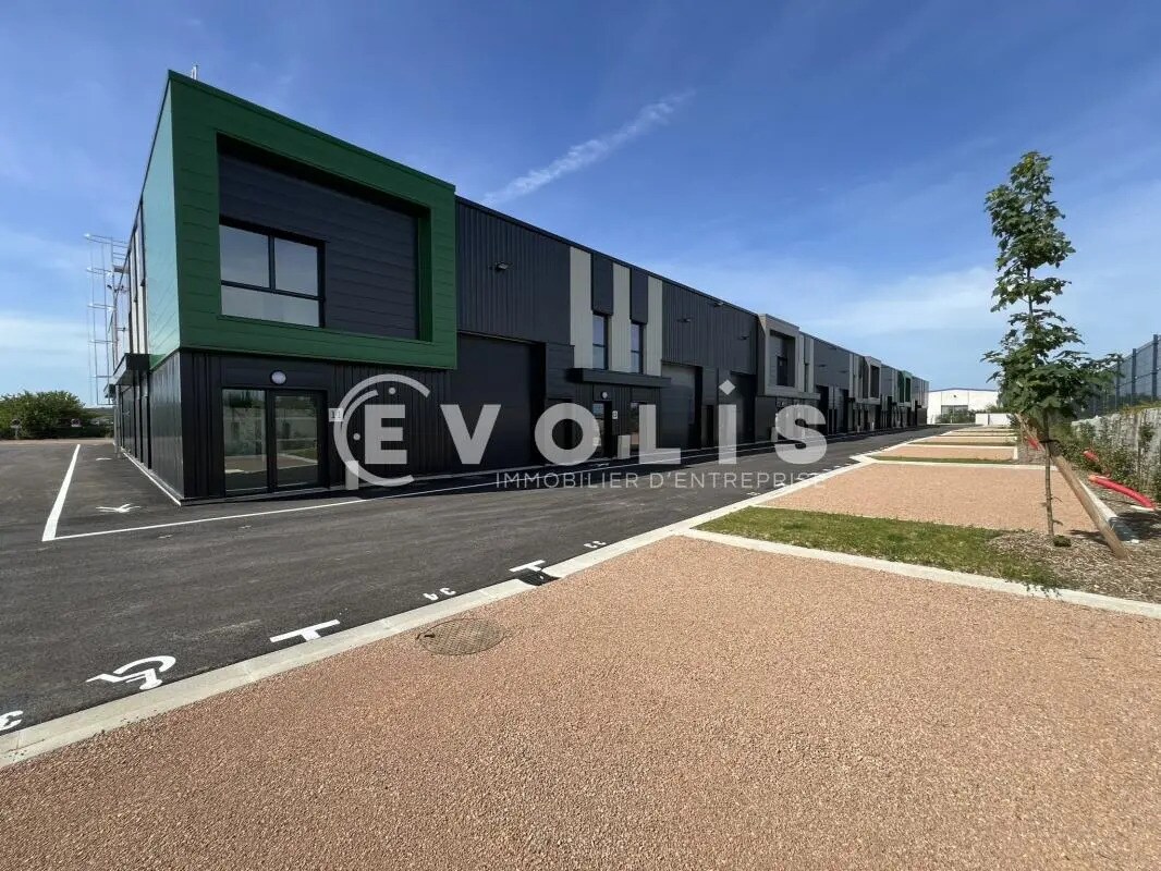 Flex in VILLETTE-D'ANTHON for lease Building Photo- Image 1 of 16