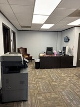 165 W South St, Hernando, MS for lease Interior Photo- Image 1 of 9