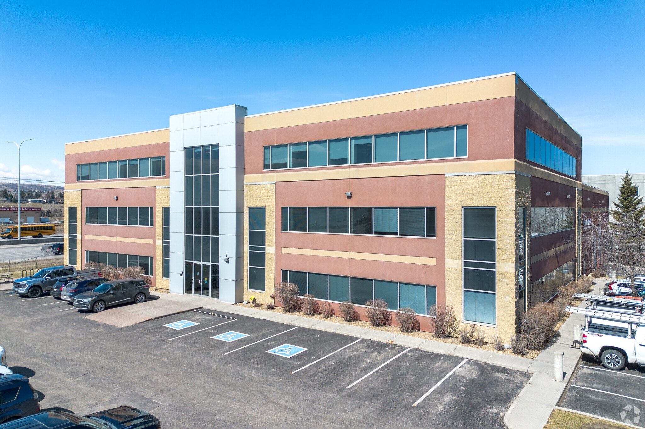 5735 7th St NE, Calgary, AB for lease Primary Photo- Image 1 of 2
