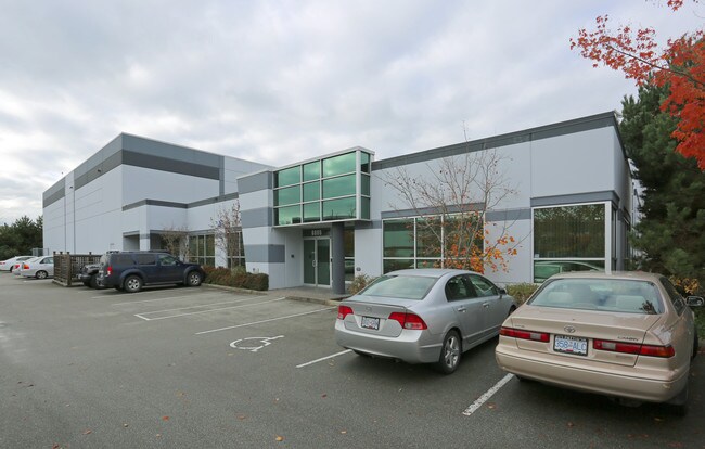 Plus de détails pour 6755 Dennett Pl, Delta, BC - Industriel à louer